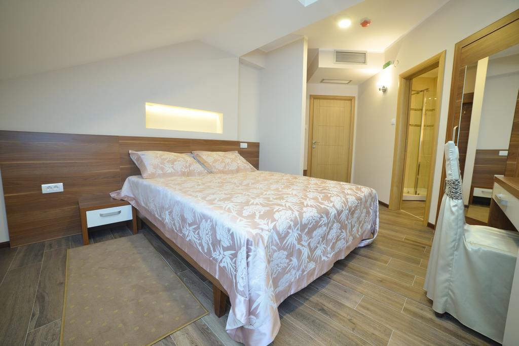 Kesten Futog Habitación foto