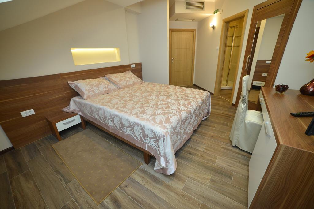 Kesten Futog Habitación foto
