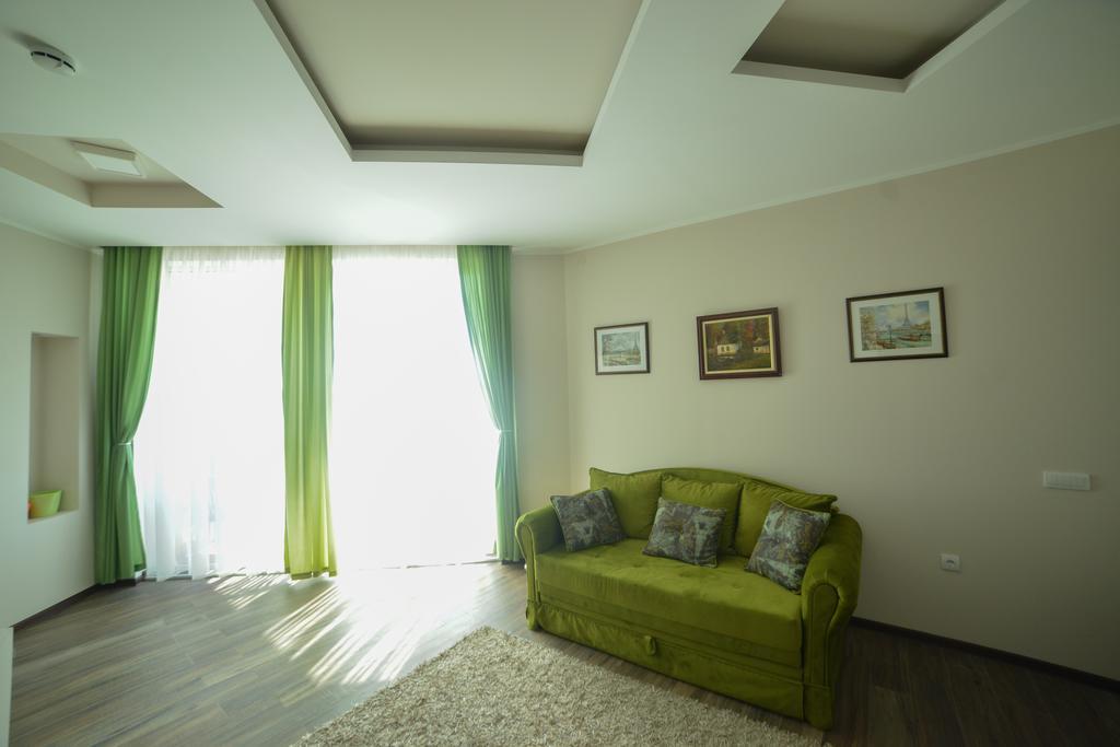 Kesten Futog Habitación foto