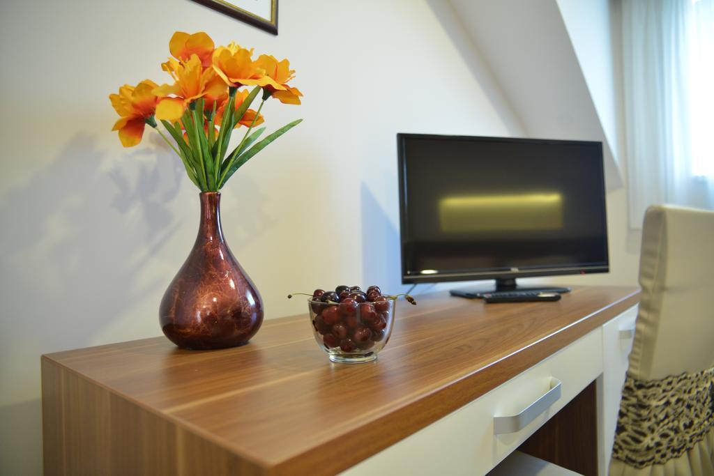 Kesten Futog Habitación foto
